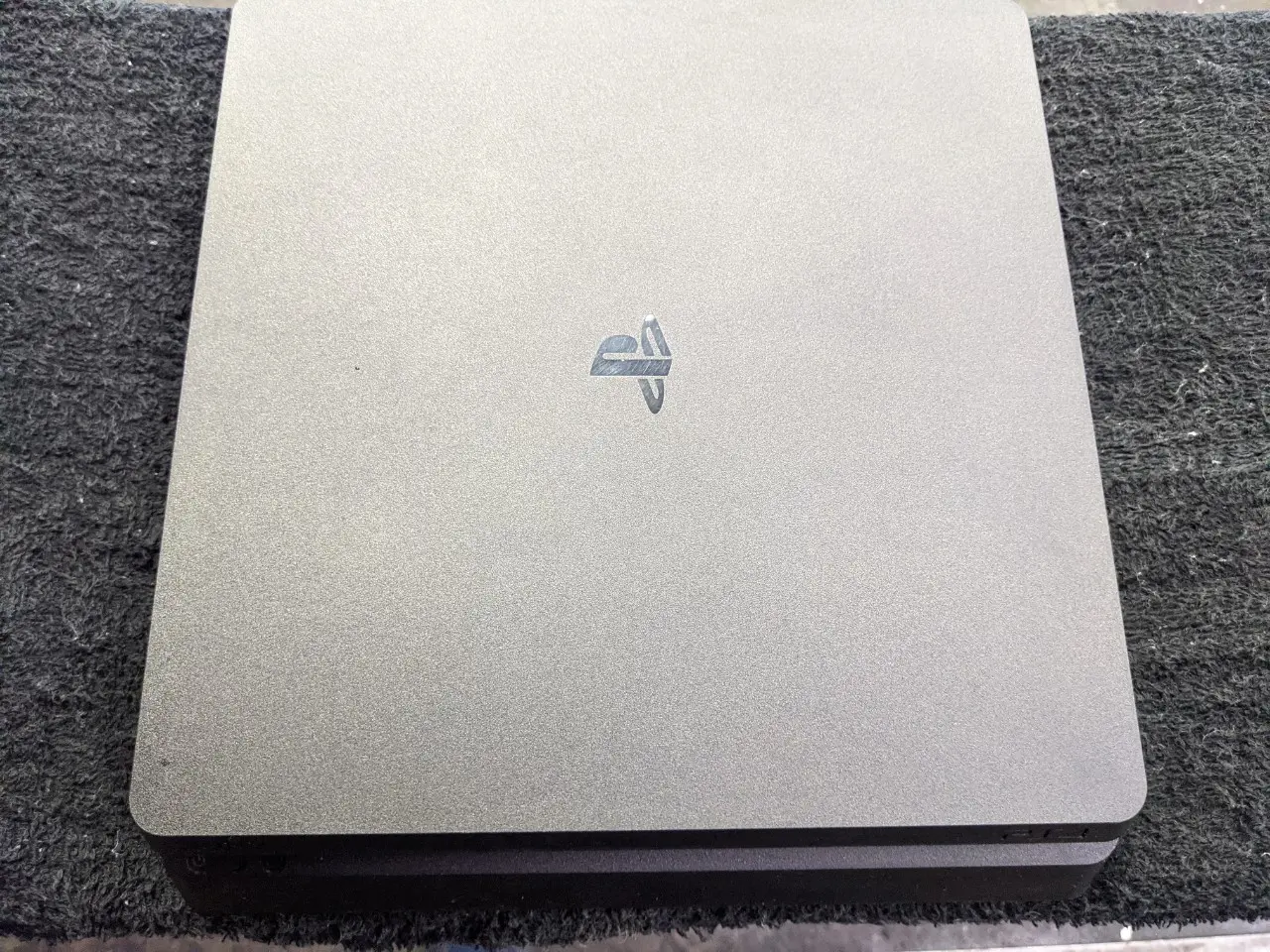 PS4 ソフトが読み込めない！修理。 ピックアップレーザーレンズ