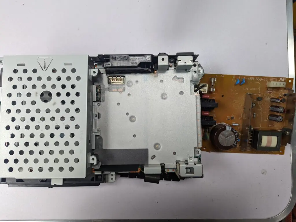 追加【動作OK】PS2 SCPH-30000 BK  24-04-616 PS2 SCPH-30000トレイ開閉不良と読み込み不良の修理 – ゲーム