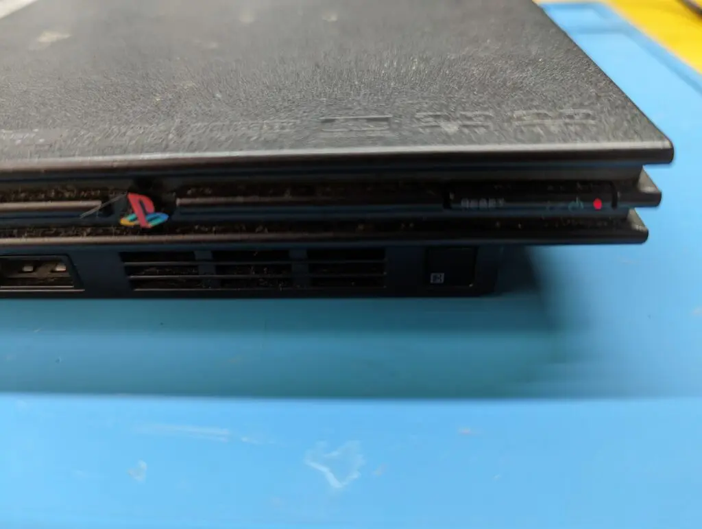 PS2 薄型 ゲーム稼働OK 電源ボタンを押すとガガガと異音。そしてソフトを読み込めない