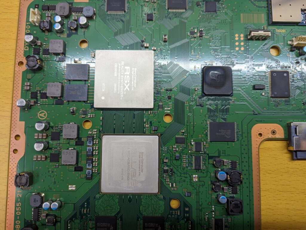 PS3CECH2000のメイン基板の画像
