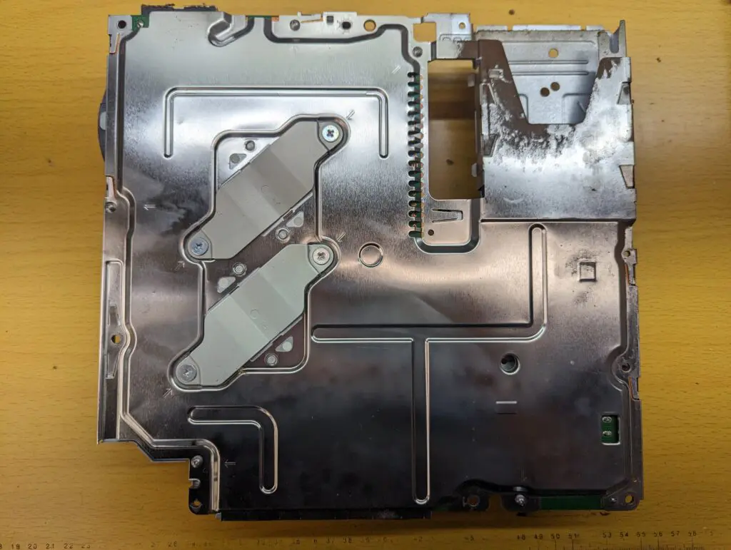 薄型PS3 ピッと鳴って電源ランプが消灯する故障を修理しました