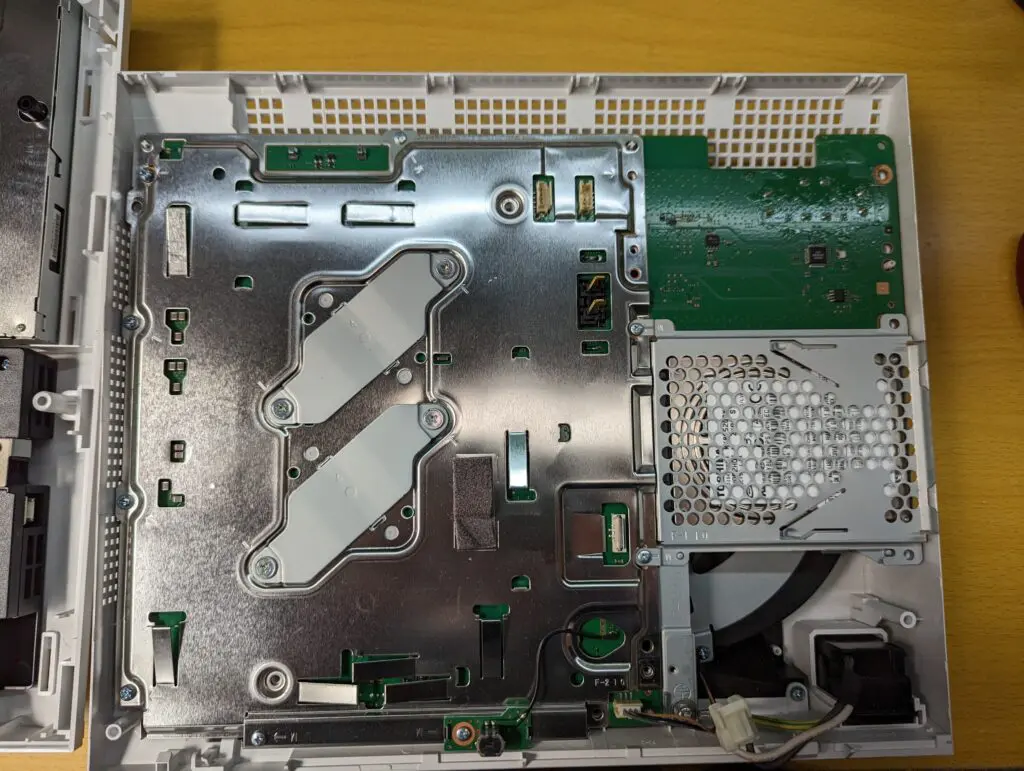 PS3 YLOD故障を根本的に直す。 当店の修理方法を紹介 – ゲーム修理