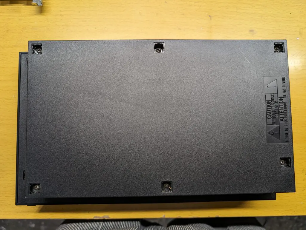 映像が乱れてしまう PS2 SCPH-35000の修理 – ゲーム修理ドットコム