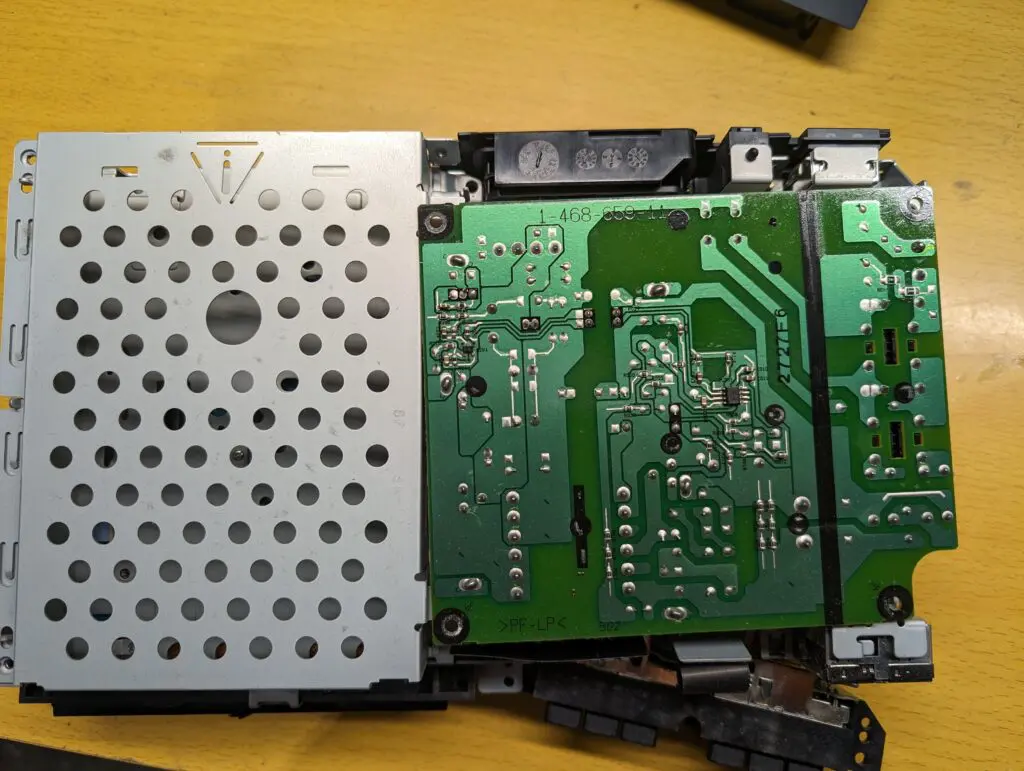 PS2 SCPH-30000 電源コードを挿しても赤いランプが点灯しない