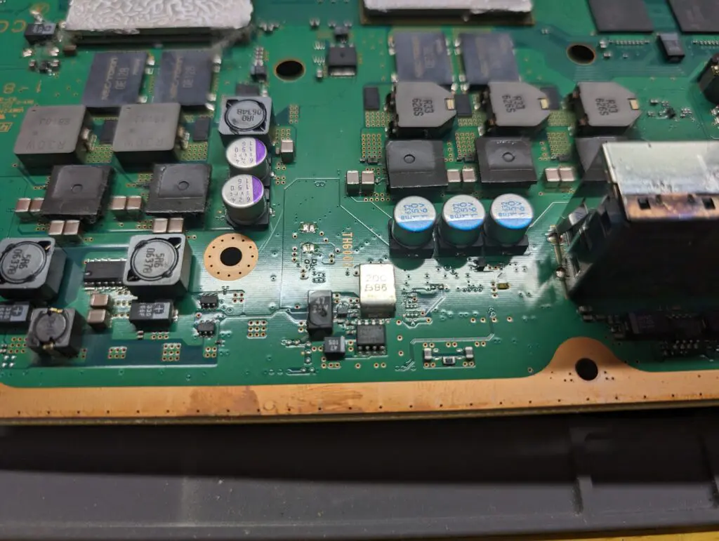 使用中にバチっと音がしてディスクを排出しなくなったPS3 初期型