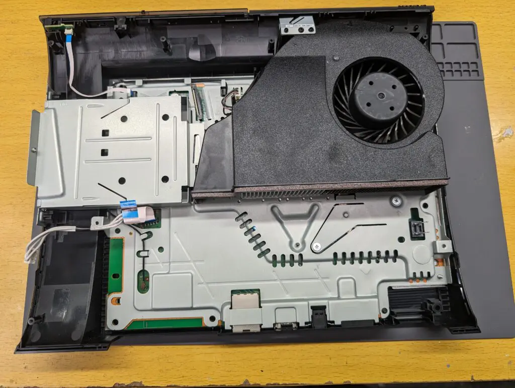 アップルパイ ジャンク品扱　電源点灯確認☆SONY　PSP3　本体のみ黒色 ケーブルを挿しても電源ランプが点灯しないPS3。原因・修理方法