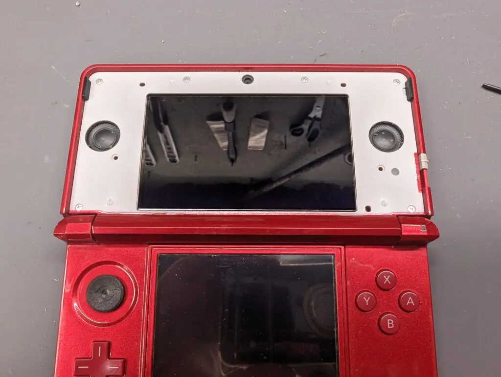 旧3DS ブチッと音がして電源が切れる。その原因と修理方法