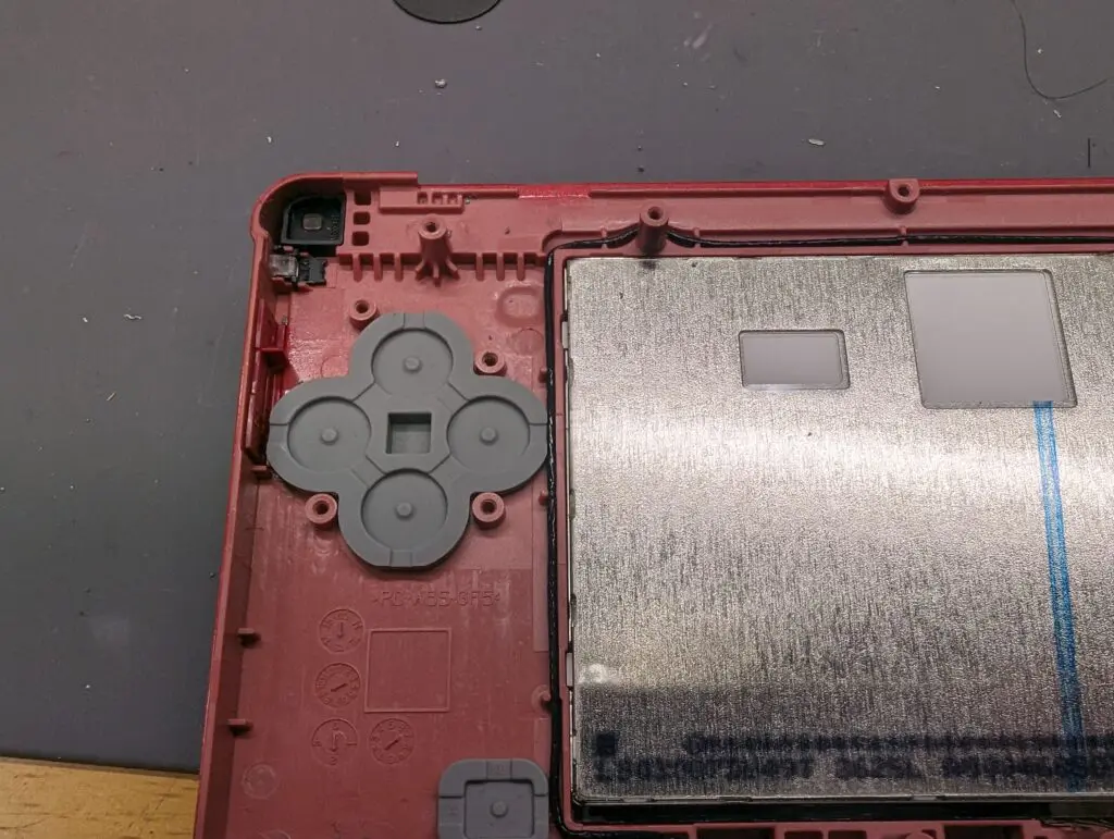 旧3DS ブチッと音がして電源が切れる。その原因と修理方法