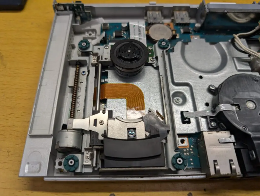 SCPH-90000】 ゲームソフトが起動しない。読み込めない。原因は