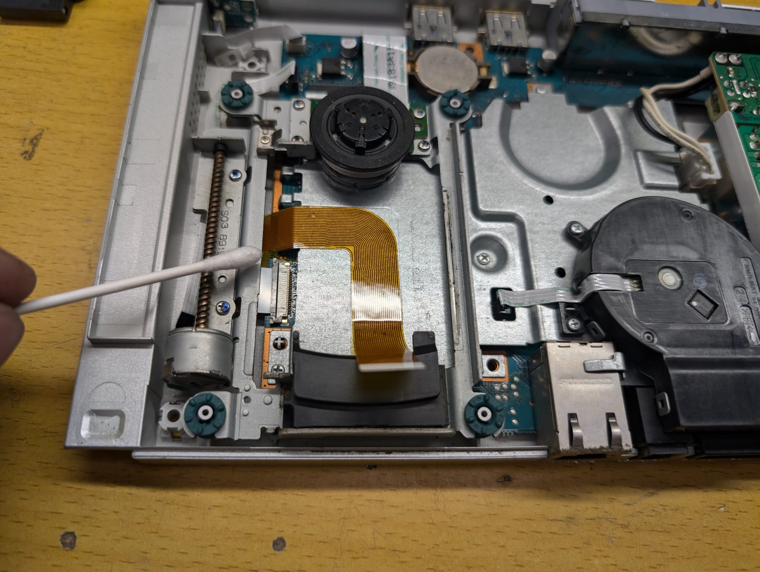 SCPH-90000】 ゲームソフトが起動しない。読み込めない。原因は