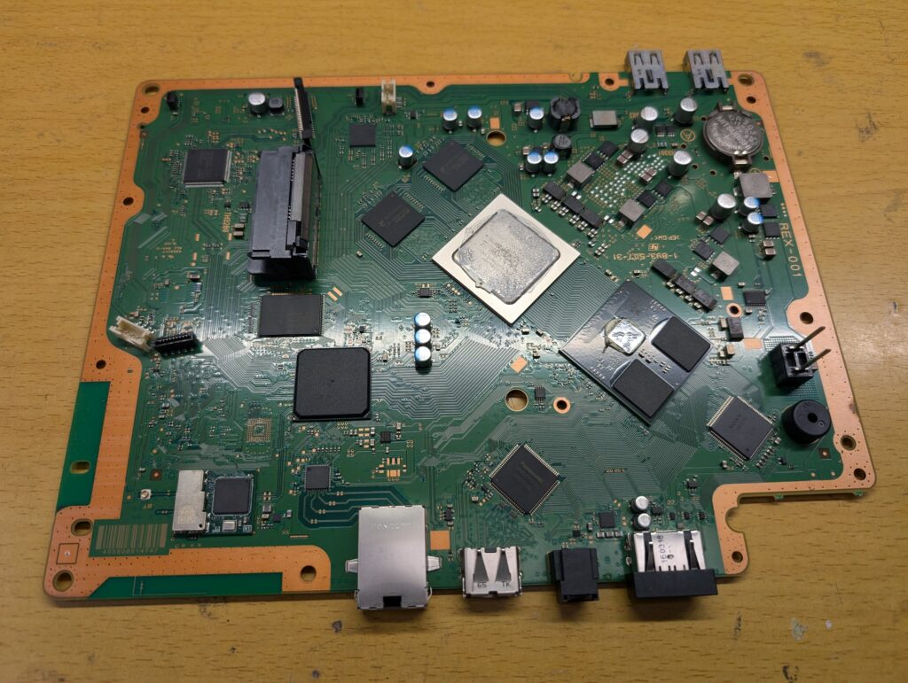 CECH-4300Cのメイン基板の写真