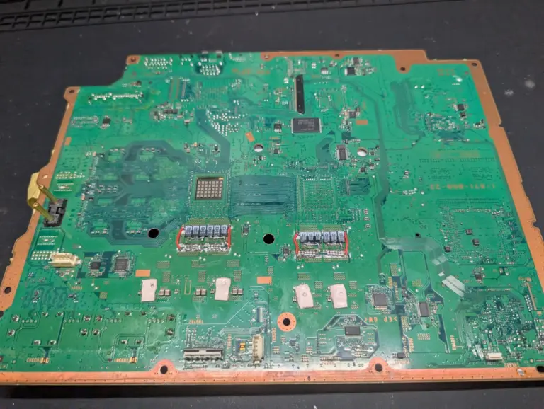 POSCAPとコンデンサへ置き換えて修理