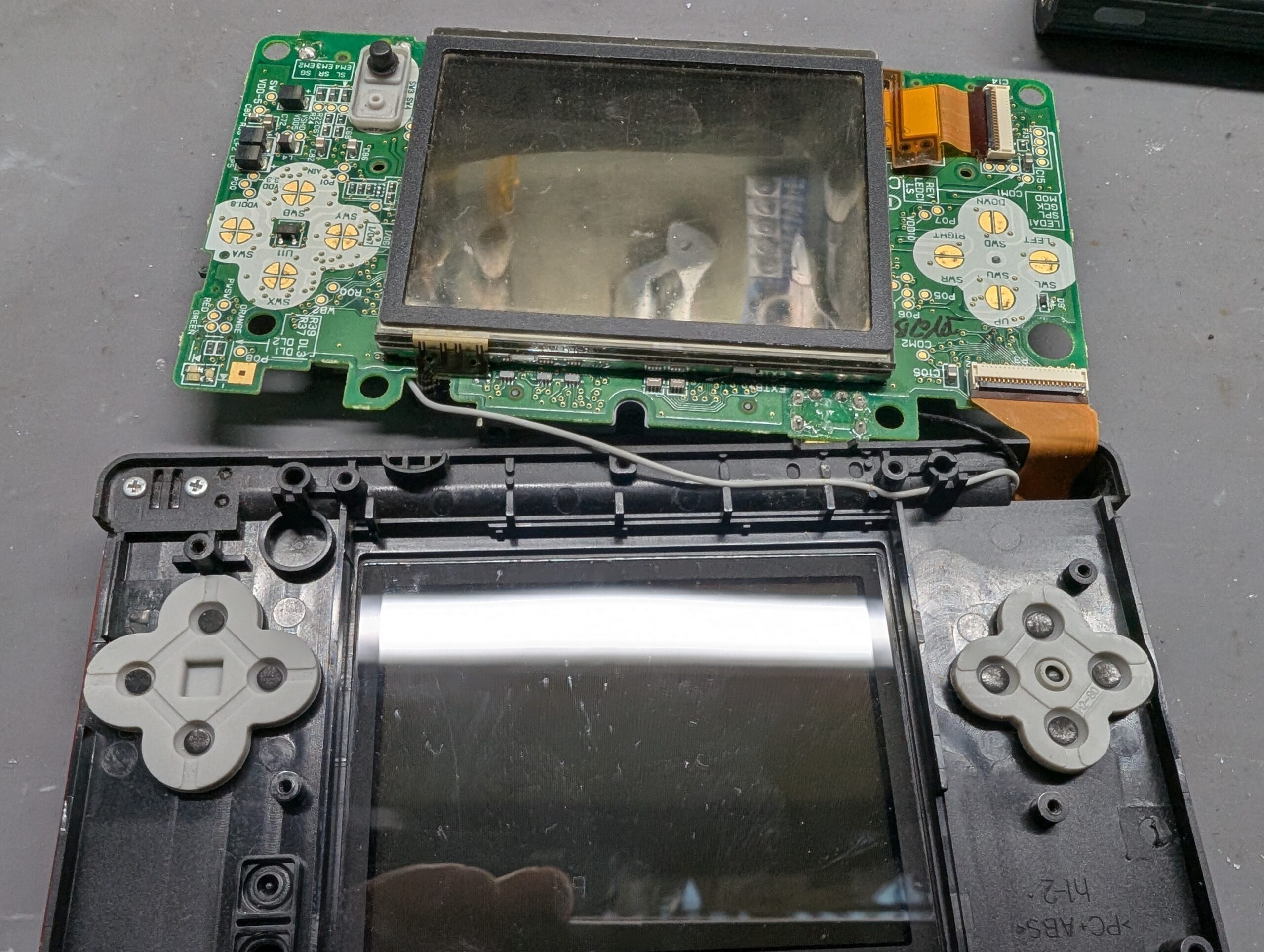 DS Liteが故障した。 修理方法は？ 修理を行っている業者は？ – ゲーム