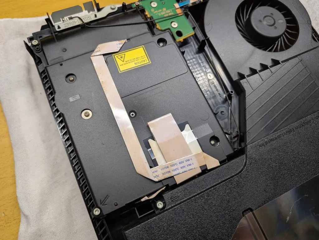 SONY - 【ジャンク品】ディスク読み込まないPlayStation4 Pro 本体 SONY - 【ジャンク品】ディスク読み込まないPlayStation4 Pro