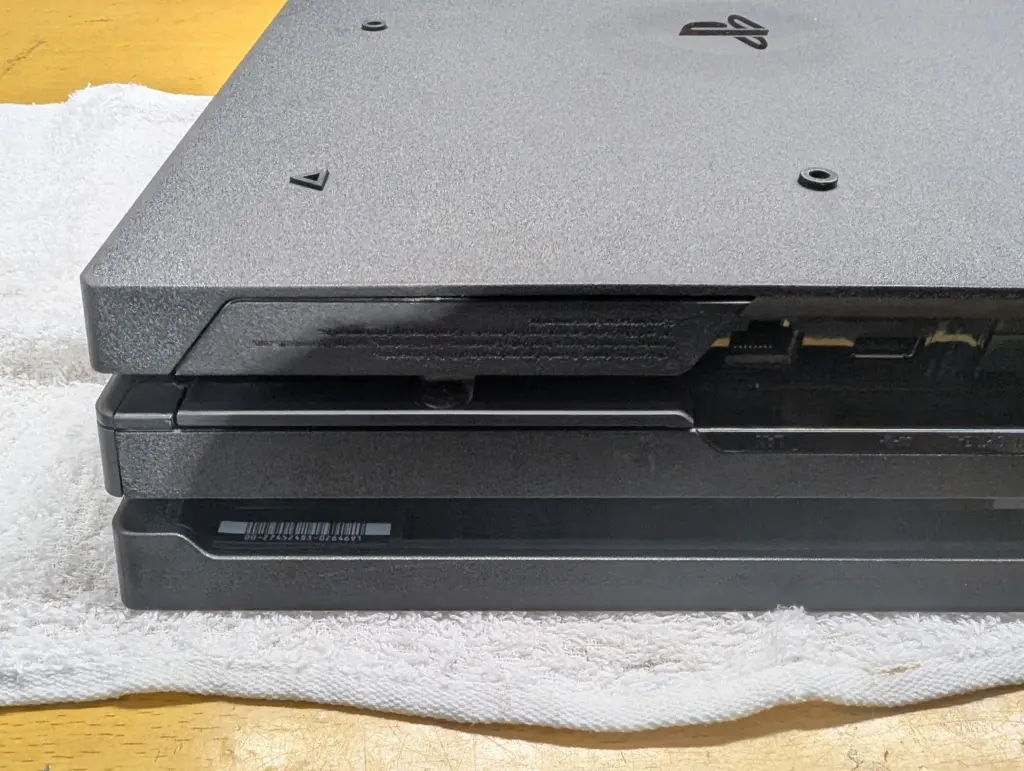 ゲームソフトを読み込まない。 PS4 proの超わかりやすいレーザーレンズ