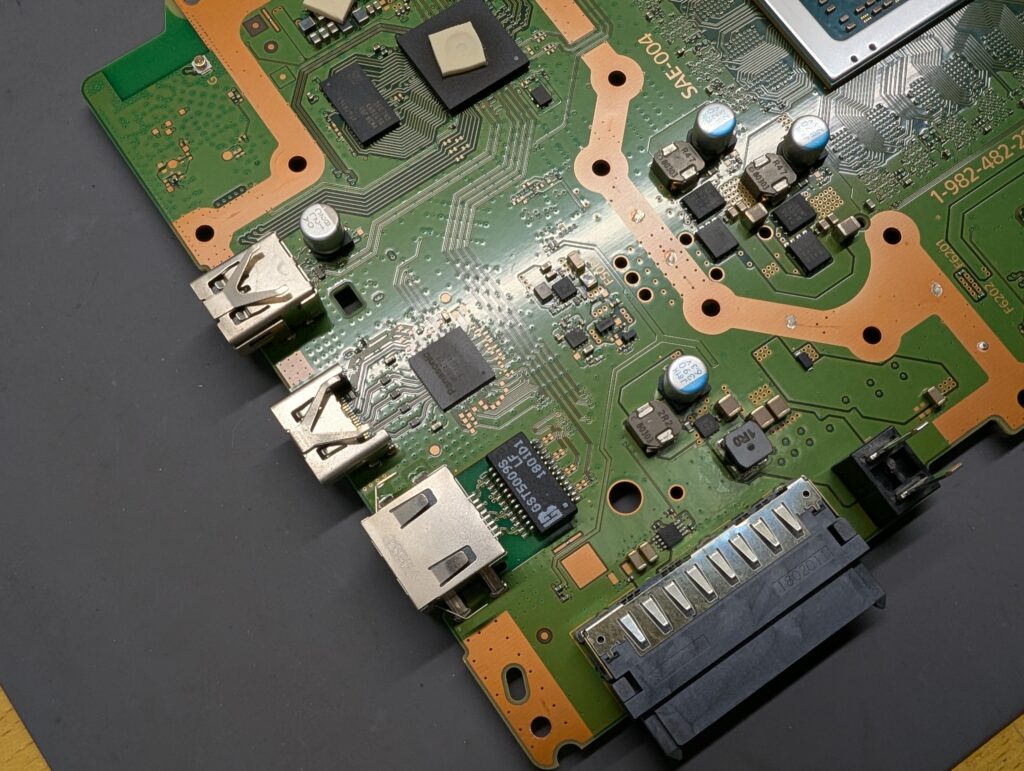 PS4 CUH-2100A　HDMIポート修理時の写真