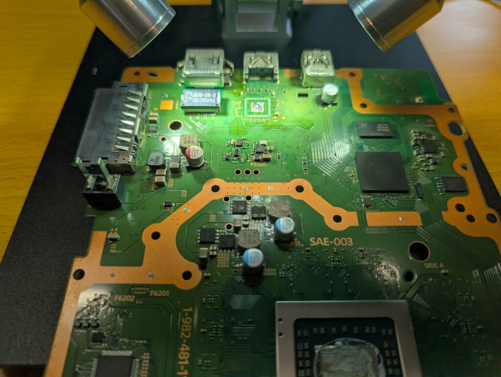 PS4 CUH-2100A　メイン基板修理時の写真