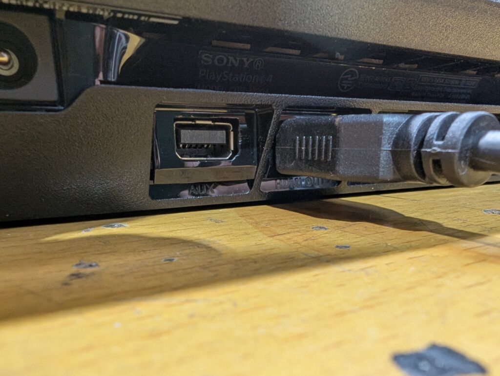 PS4 CUH-2100A　HDMI差込口の写真