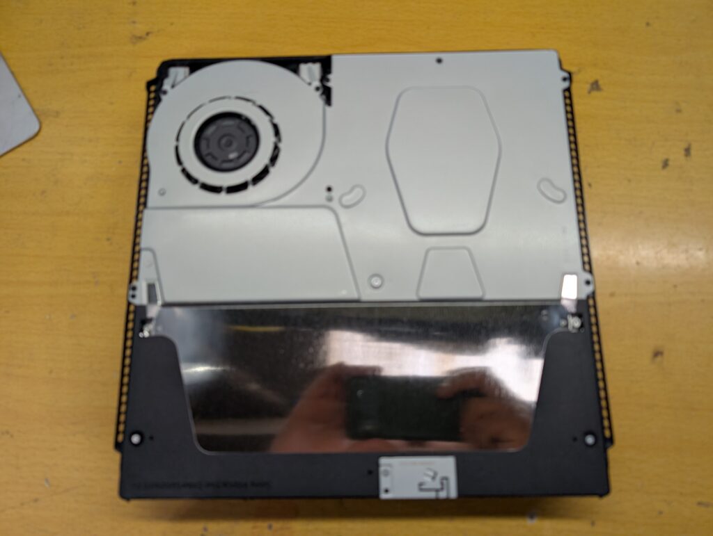PS4 CUH-2100A内部の写真