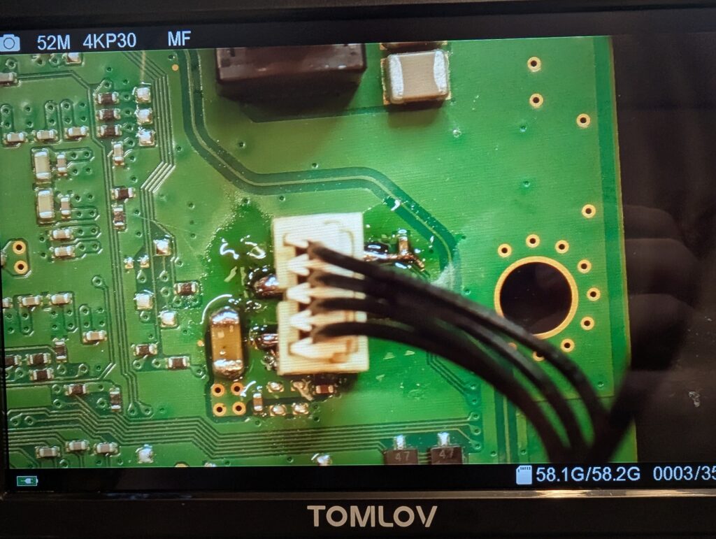 CUH-1200A　電源ボックスケーブルコネクター取り付け時の写真