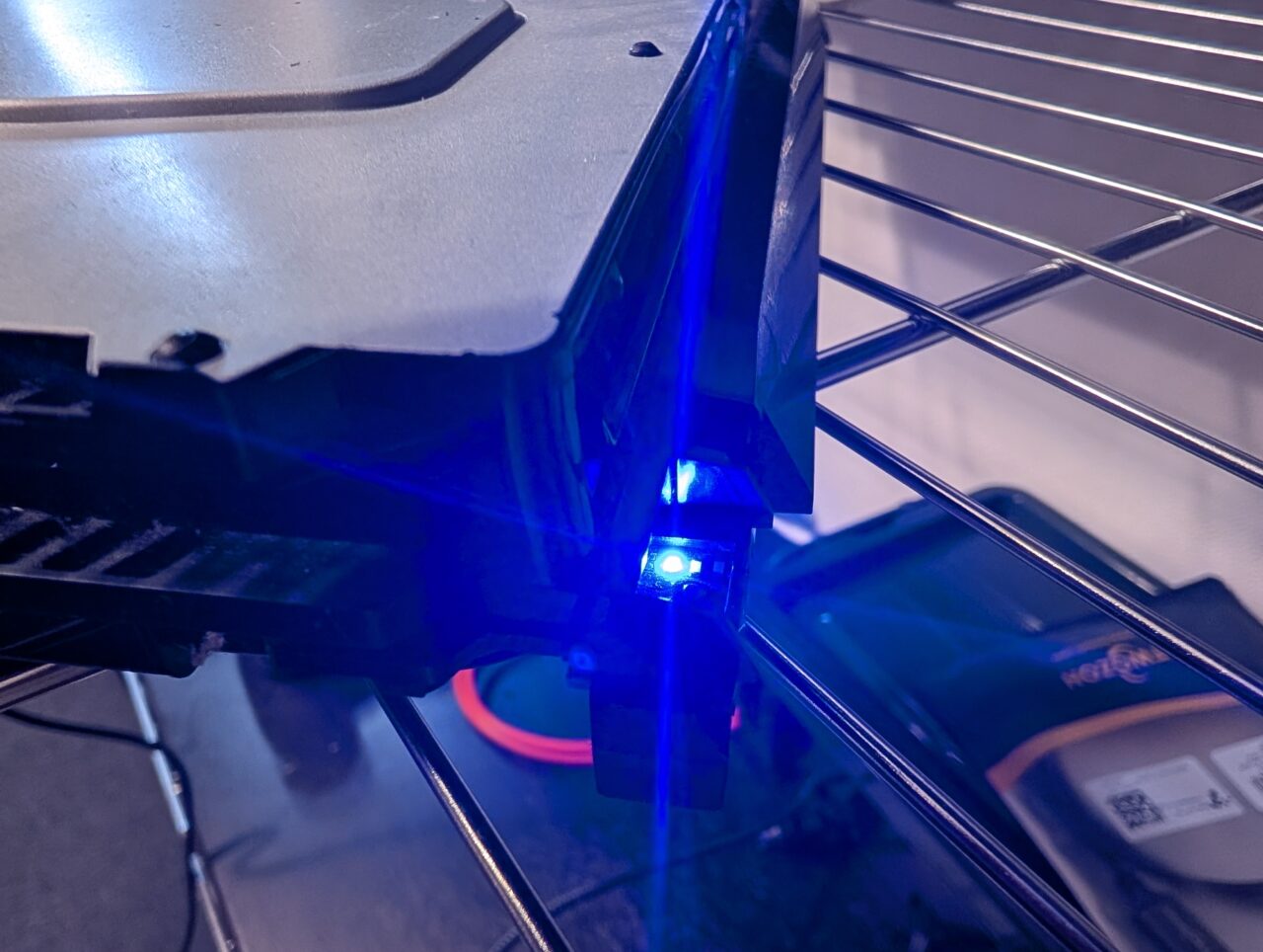 ボタンを押しても反応無し。 電源が一切入らないPS4の原因と修理方法