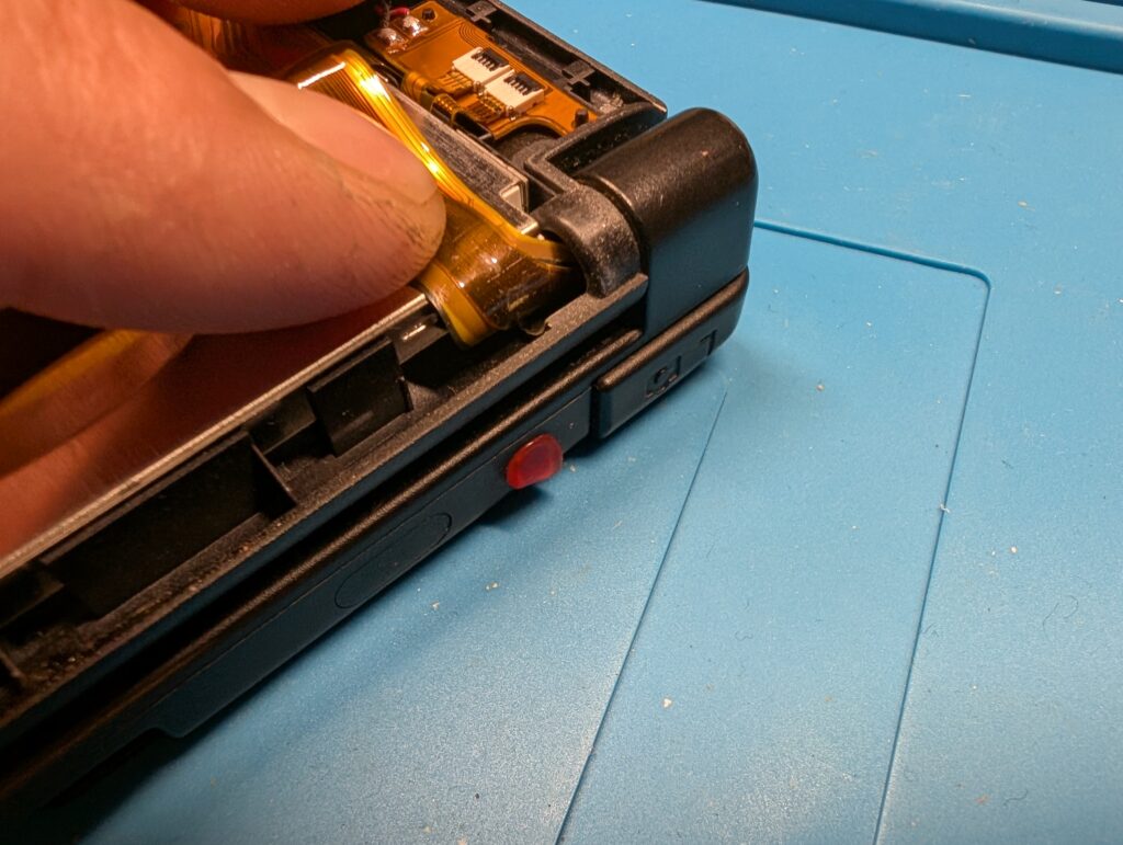 3DSLL　スピーカーケーブル断線の写真