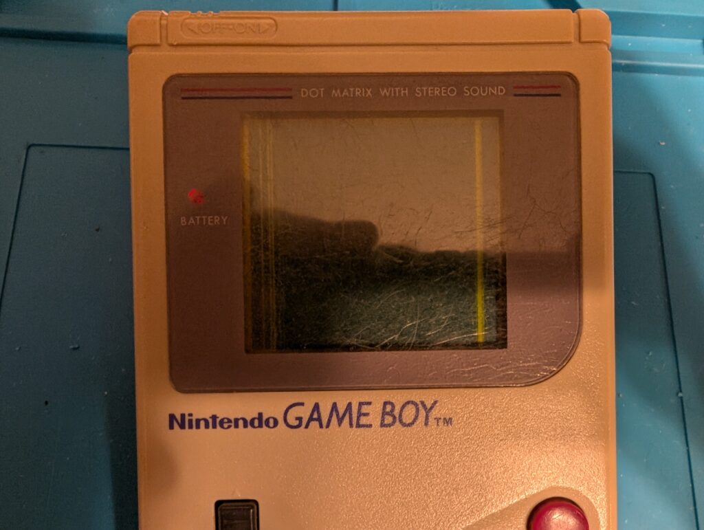 ゲームボーイの画面修理。液晶の縦ライン抜け修正