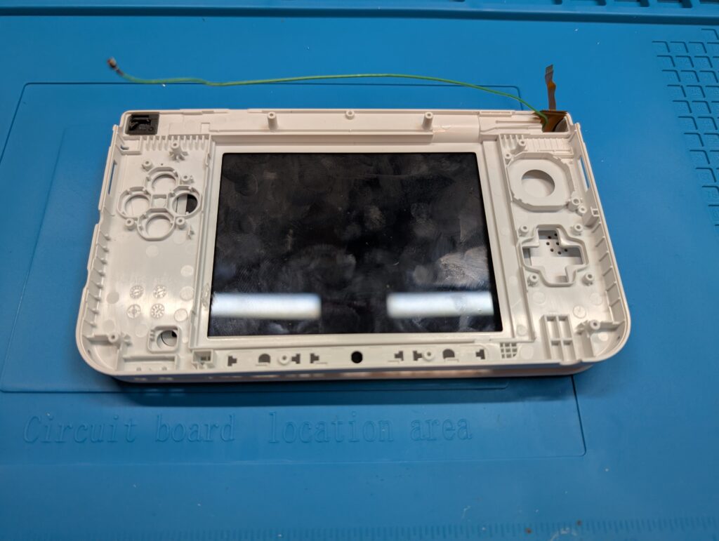 3DSLL　新しいプレートを取り付け後の写真
