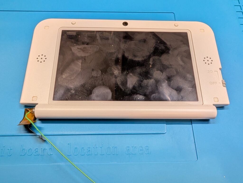 3DSLL　上画面外装の写真
