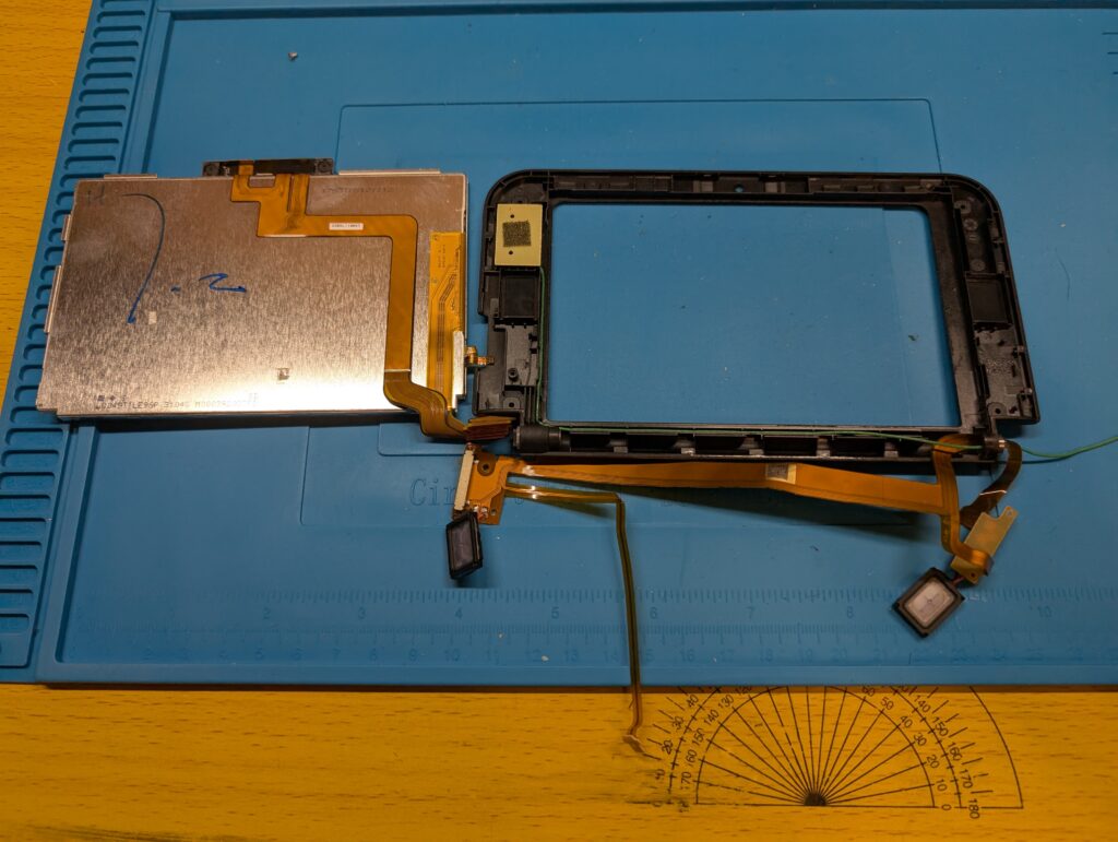 3DSLL　スピーカーケーブル交換時の写真