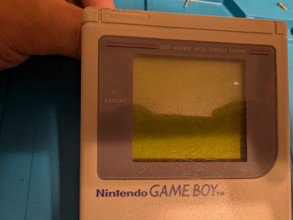 ゲームボーイの画面修理。液晶の縦ライン抜け修正