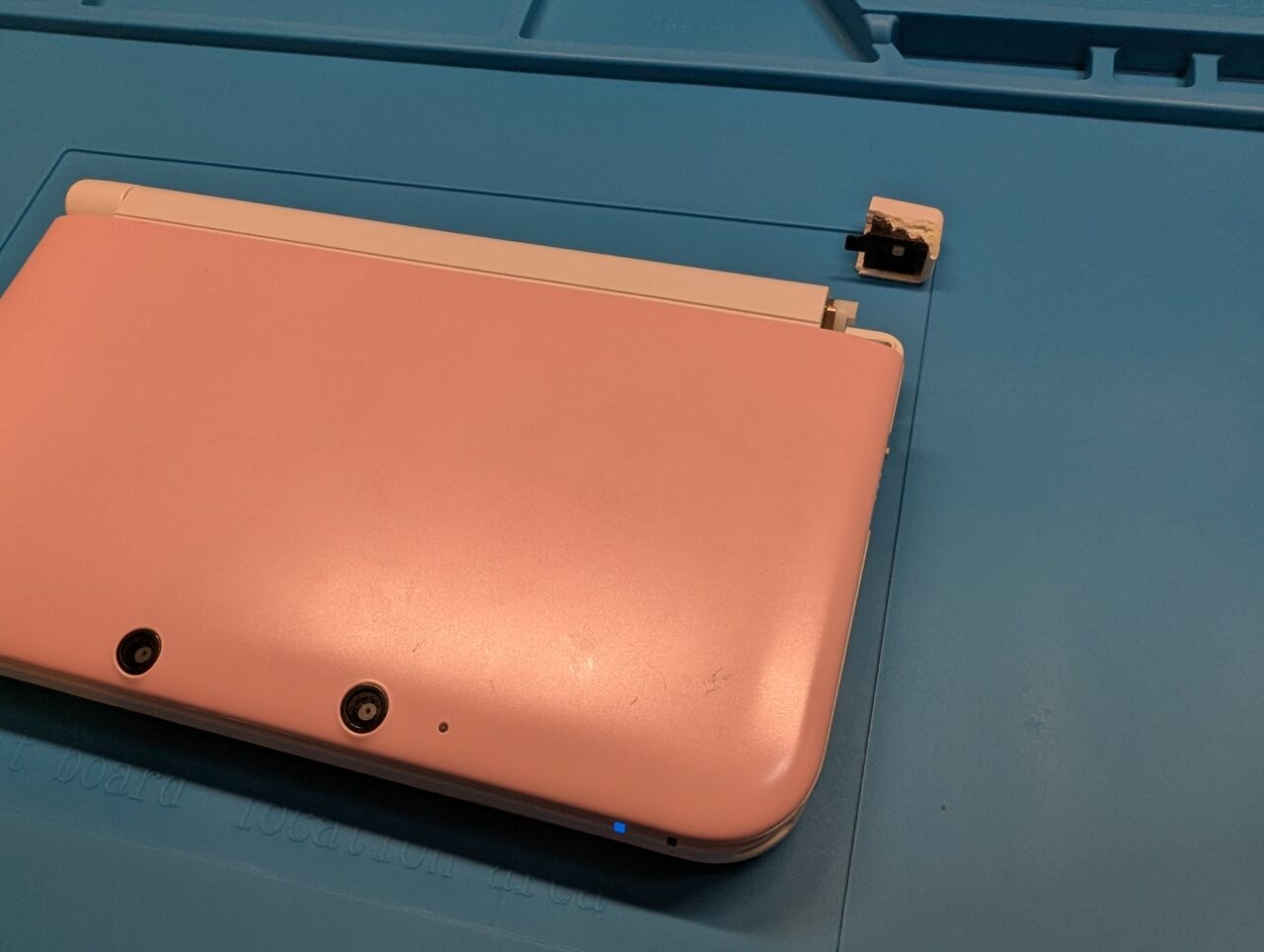 早めに修理を行って大惨事を防げ！ 3DSLLのRボタン付近に亀裂を見つけたら・・・