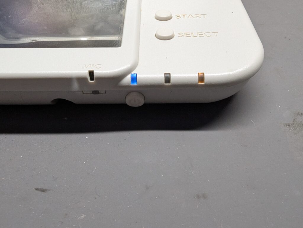 NEW任天堂3DSLL　動作点検時の写真
