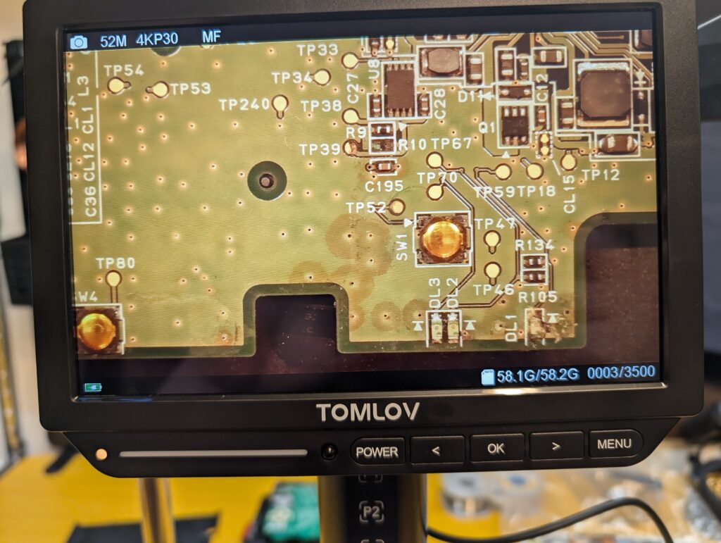 水没した3DSLLの起動ボタン付近の写真