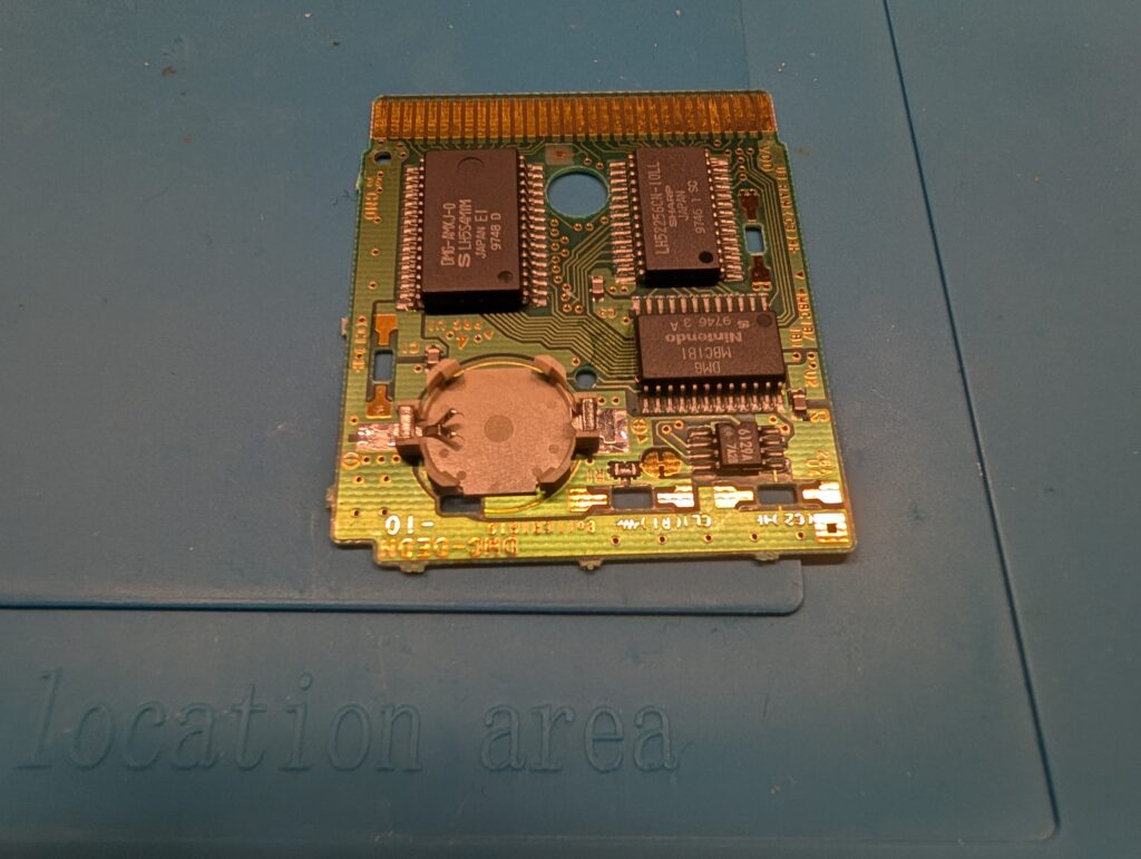 ゲームボーイカセットの電池をソケット化するときの写真