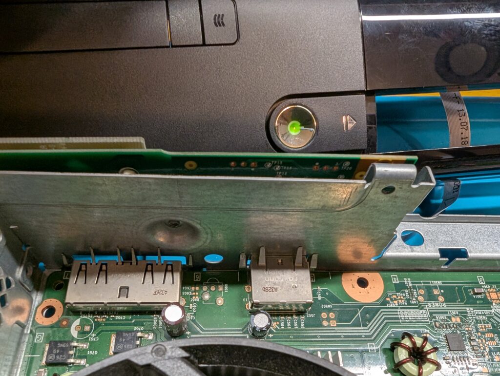 XBOX360Eの修理後の点検の様子