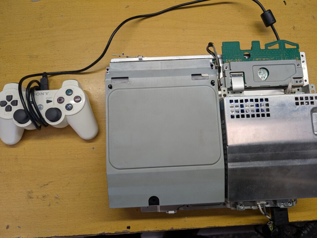 Playstation2規格ディスクを起動できないCECHB00の動作点検時の写真