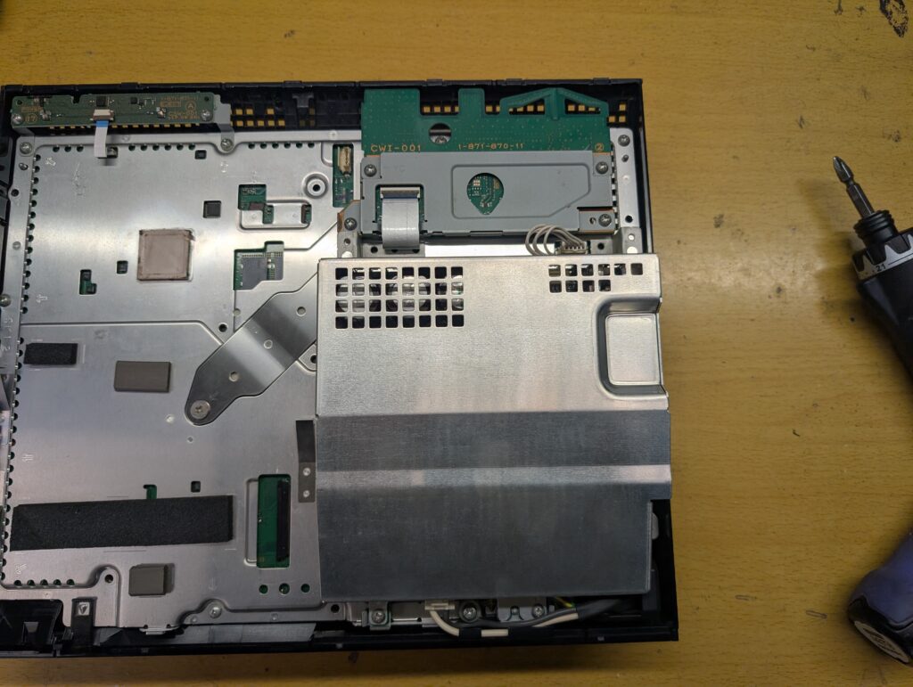 Playstation2規格ディスクを起動できないCECHB00の分解時の写真