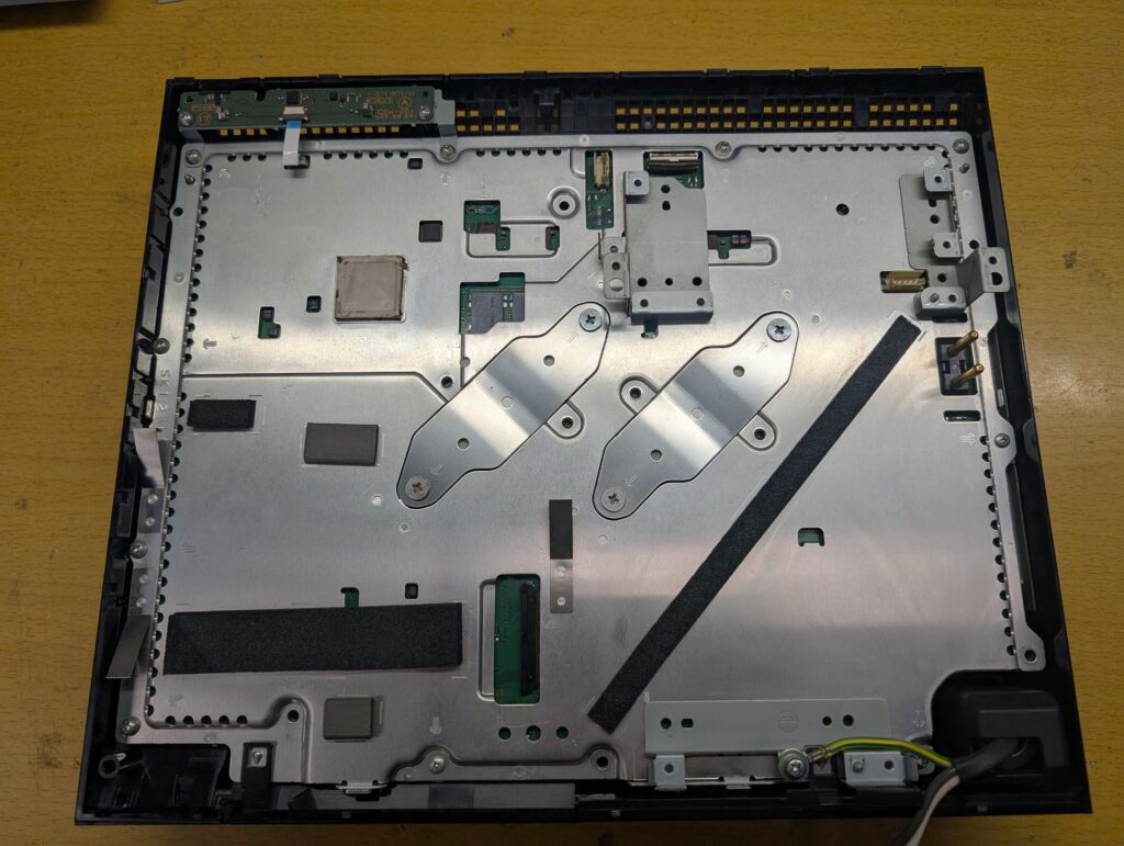 Playstation2規格ディスクを起動できないCECHB00の分解時の写真