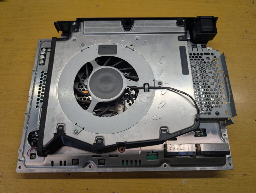 Playstation2規格ディスクを起動できないCECHB00の分解時の写真