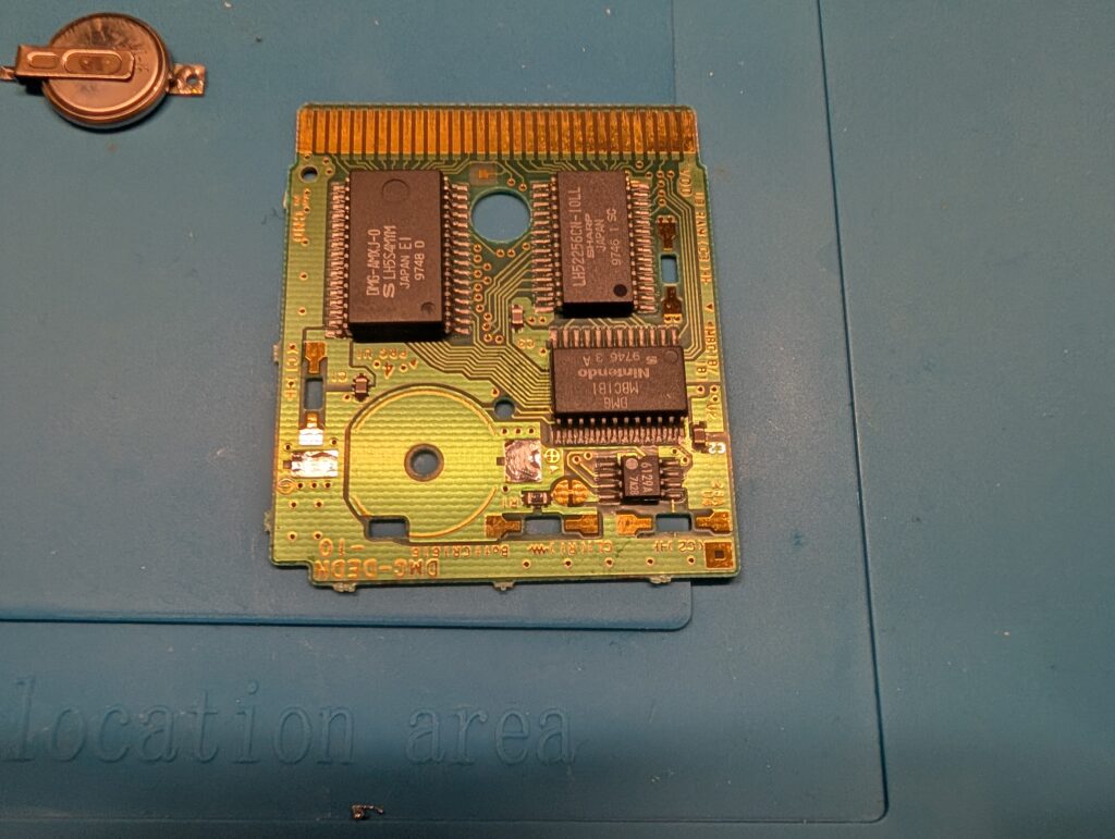 ゲームボーイカセットの電池をソケット化するときの写真