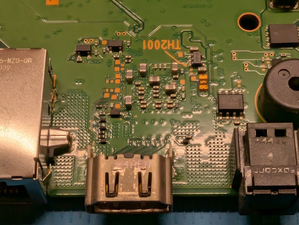 CUH-1100A HDMIコネクター点検時の写真