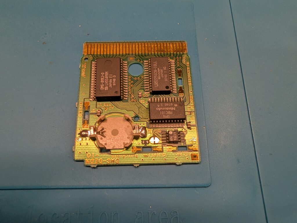 ゲームボーイカセットの電池をソケット化するときの写真