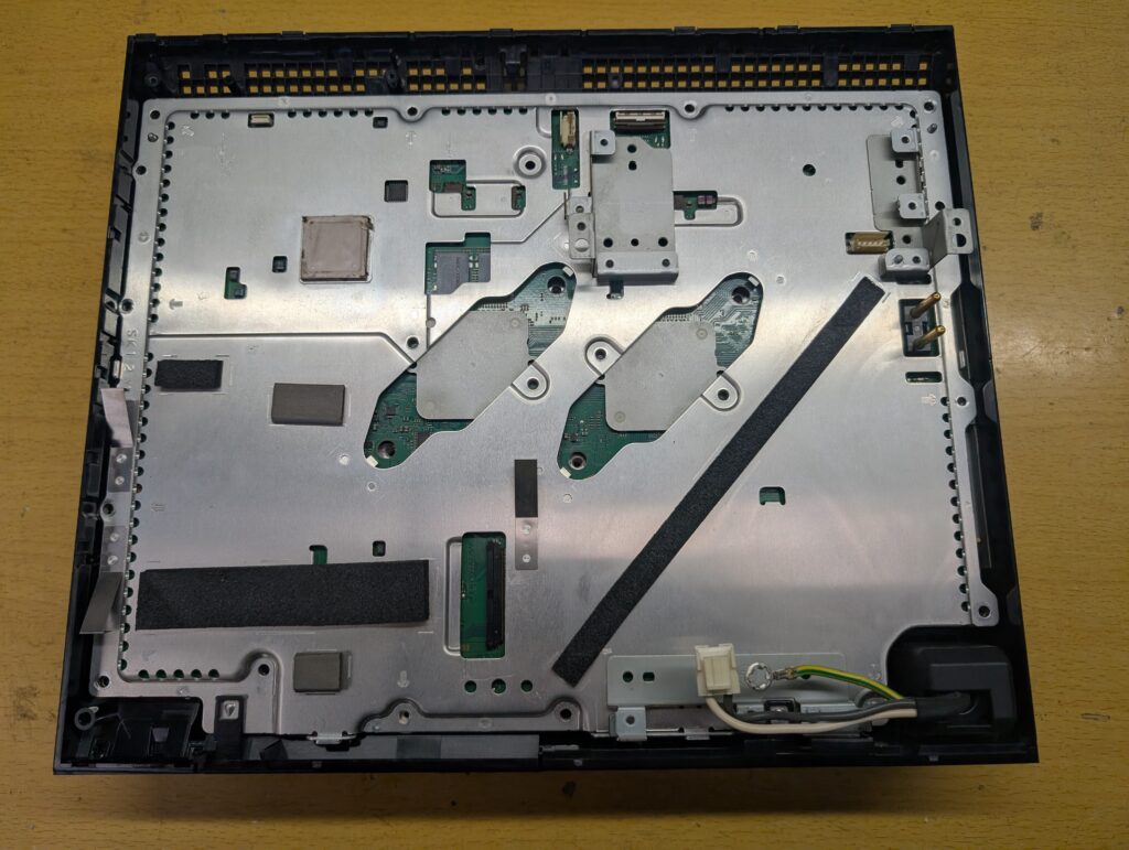 Playstation2規格ディスクを起動できないCECHB00の分解時の写真