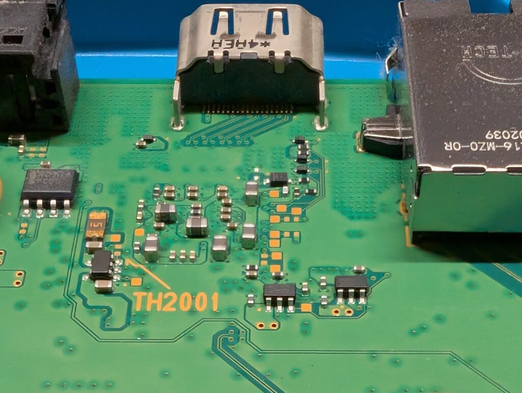 CUH-1100A HDMIコネクター点検時の写真
