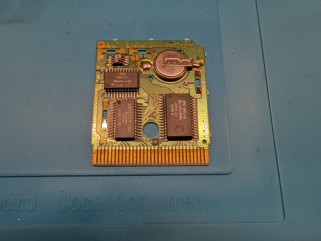 ゲームボーイカセットの電池交換時の写真
