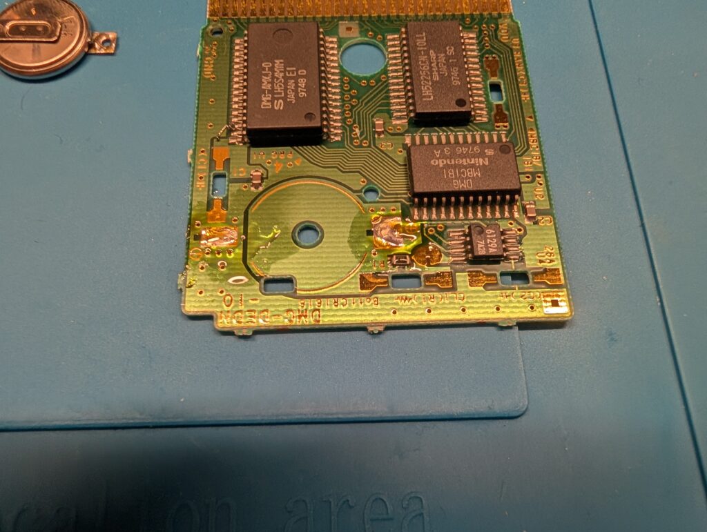 ゲームボーイカセットの電池をソケット化するときの写真