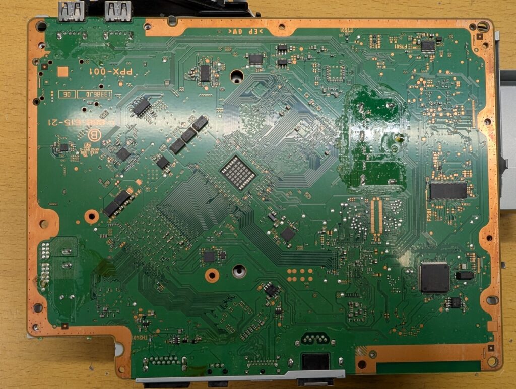 CECH-4200のメイン基板の写真