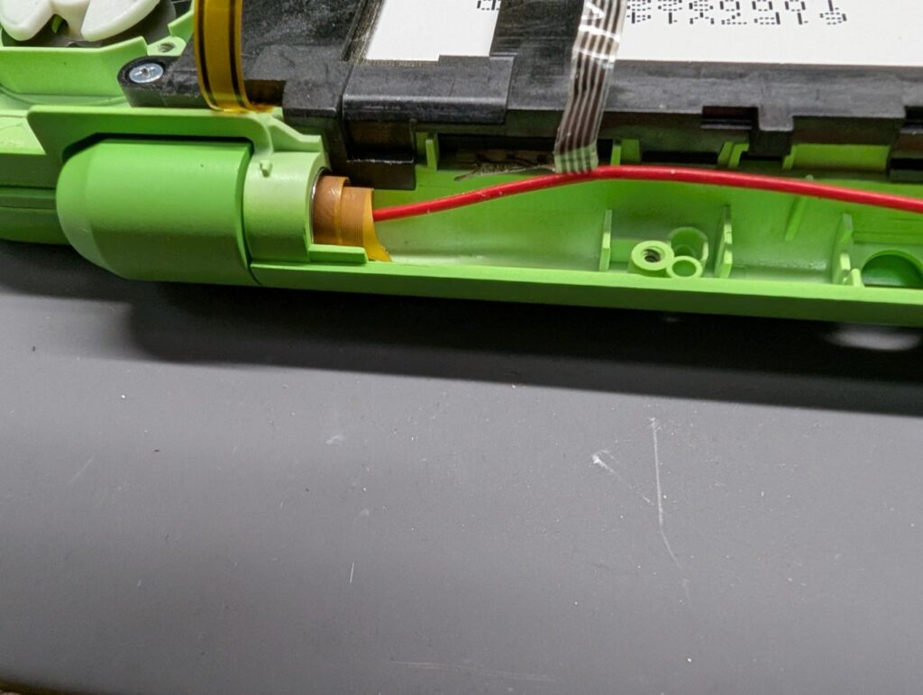 2DSLLのヒンジ分解時の写真