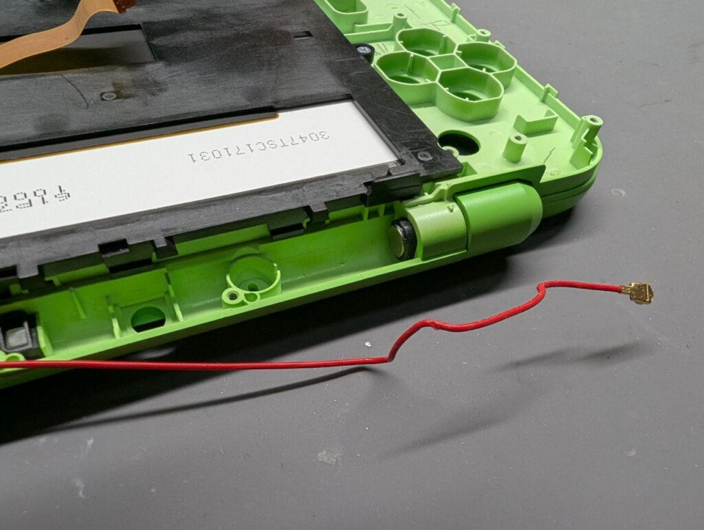 2DSLLのヒンジ分解時の写真